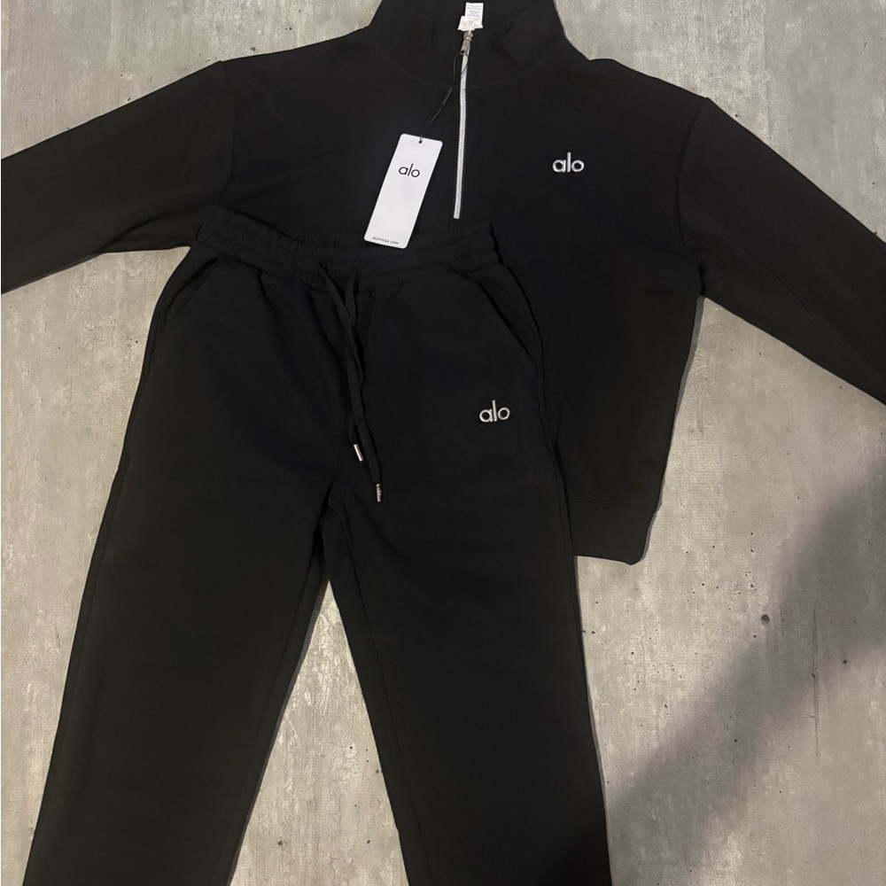 ALO Yoga Men's Black Quarter-Zip Sweatshirt & Jogger Set